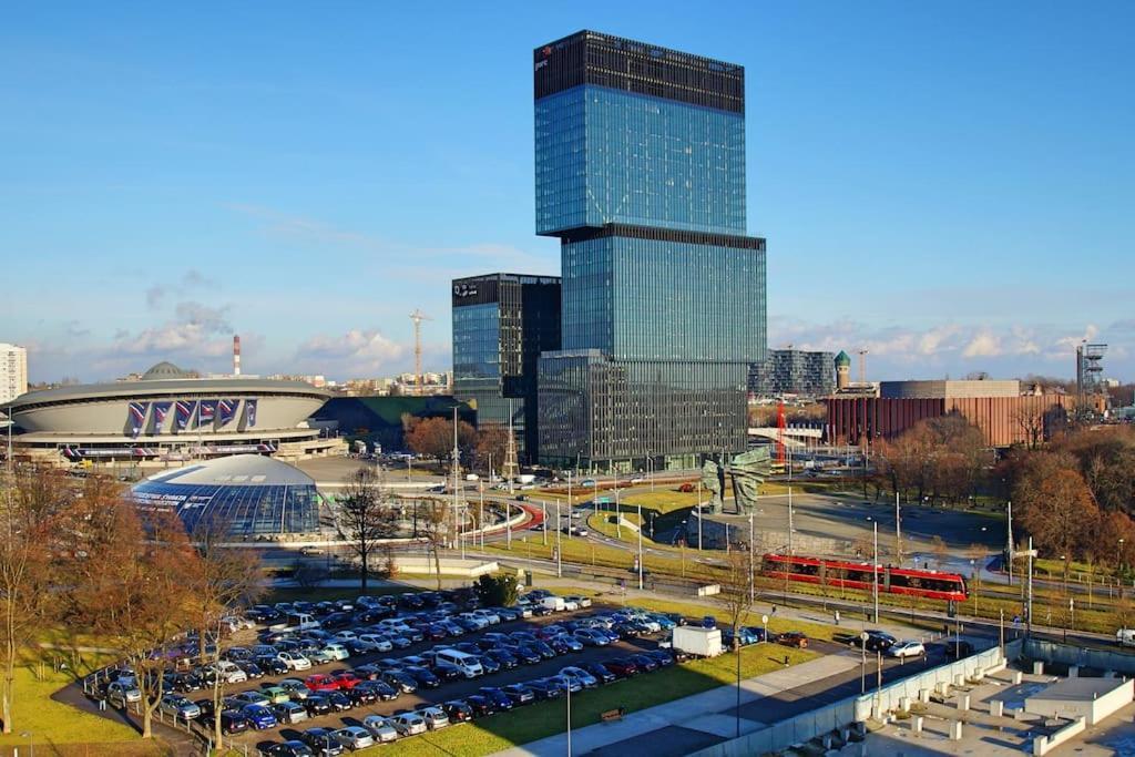 Apartament Korfantego Citycentre Z Widokiem Na Spodek คาโตวีตเซ ภายนอก รูปภาพ